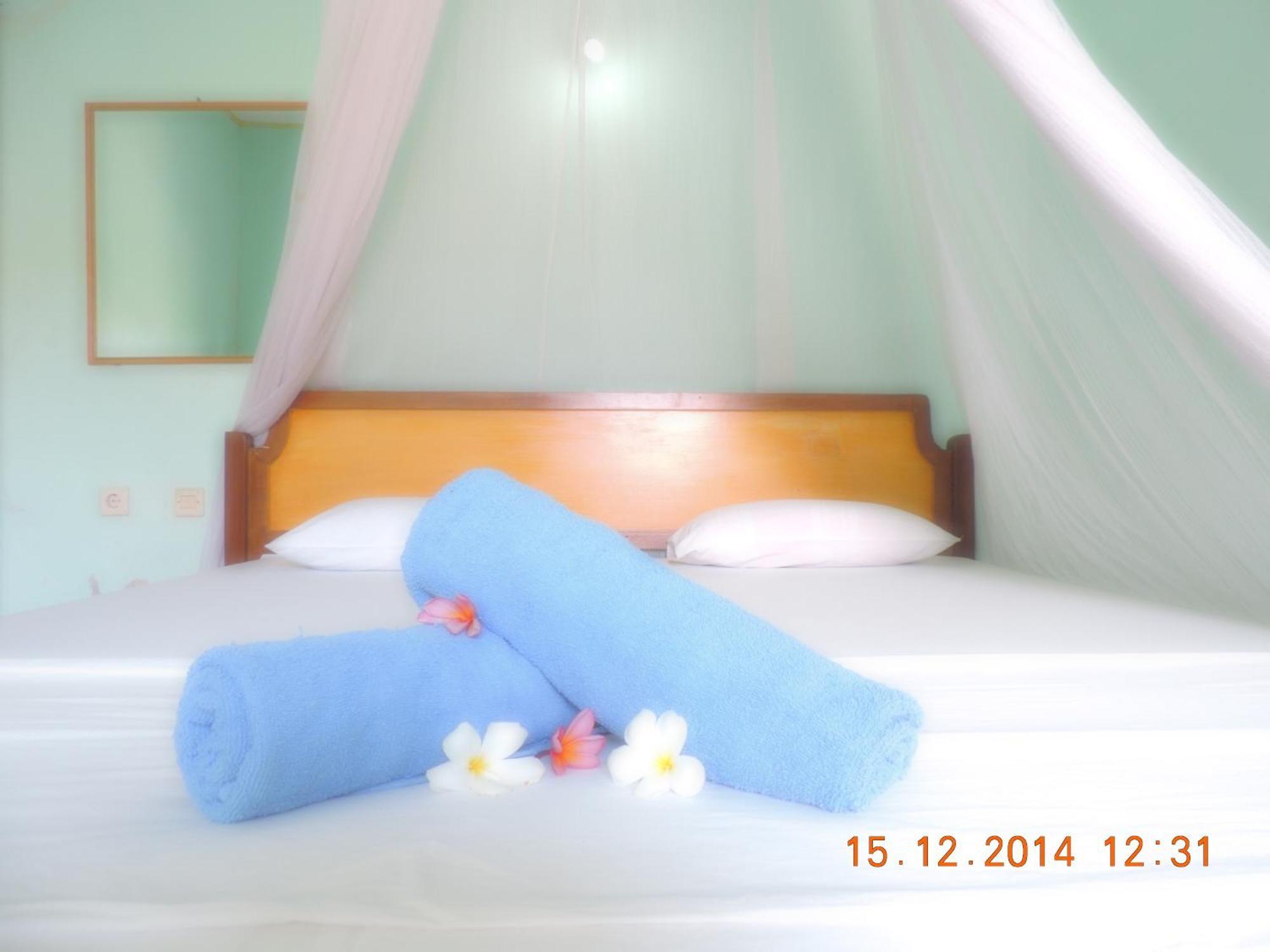 II Bungalow Gili Meno Room photo