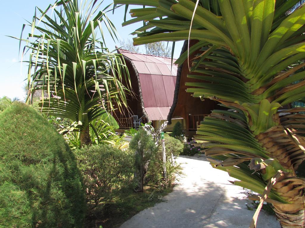 II Bungalow Gili Meno Exterior photo